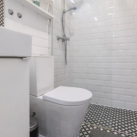 M&m By Lovelystay Daire *